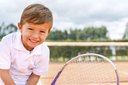 Заміський клуб Campa з радістю запрошує дітей різного віку на заняття великим тенісом